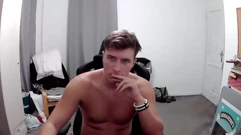 Snapshot of plkrisztian chatting on September 11, 8:43 pm plkrisztian online show from September 11, 8:43 pm