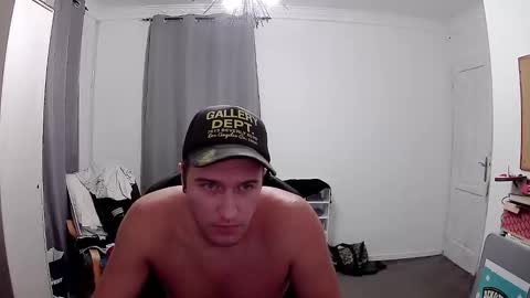 Snapshot of plkrisztian chatting on October 5, 6:48 pm plkrisztian online show from October 5, 6:48 pm