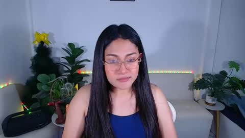 Ploysai online show from December 15, 7:59 am