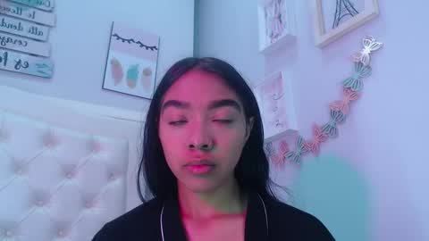 Snapshot of pocahontas_moon chatting on September 26, 1:30 pm Pocahontas online show from September 26, 1:30 pm