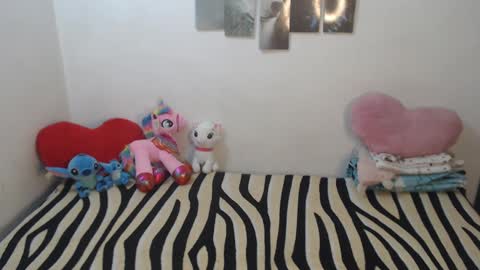 Snapshot of pocahontas_princess__ chatting on September 22, 1:37 pm Pocahontas online show from September 22, 1:37 pm