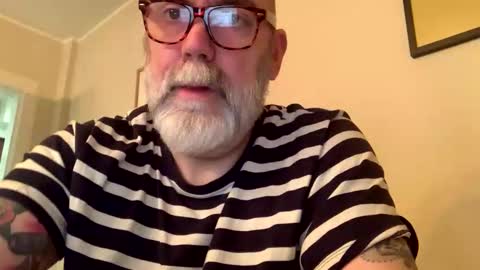 Snapshot of poeticdaddy chatting on October 24, 11:11 am poeticdaddy online show from October 24, 11:11 am