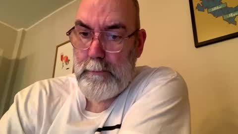 Snapshot of poeticdaddy chatting on October 17, 11:36 am poeticdaddy online show from October 17, 11:36 am