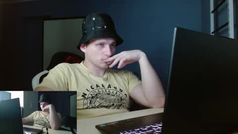 Poliglotjoe2 online show from February 11, 1:42 am