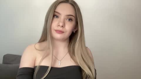 polishangel222 online show from March 17, 4:23 pm