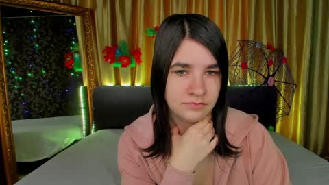 Polly online show from April 5, 6:21 am