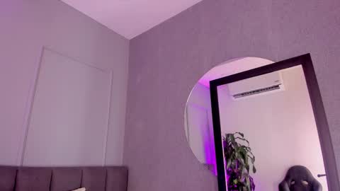 Snapshot of pollybabe_ chatting on October 15, 10:38 am POLLY online show from October 15, 10:38 am