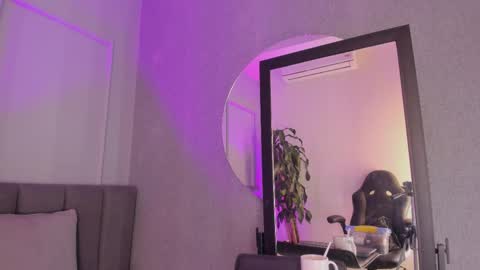 Snapshot of pollybabe_ chatting on October 21, 10:42 am POLLY online show from October 21, 10:42 am