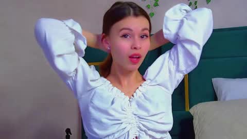 Polly online show from March 2, 12:42 am