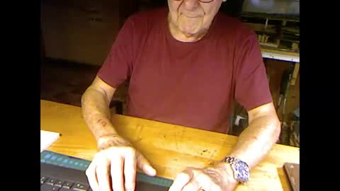 Snapshot of pomme1949 chatting on September 23, 9:03 am pomme1949 online show from September 23, 9:03 am