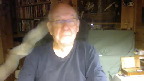 Snapshot of pomme1949 chatting on January 7, 4:05 pm pomme1949 online show from January 7, 4:05 pm