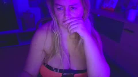 MelissOfficial online show from November 15, 9:27 pm