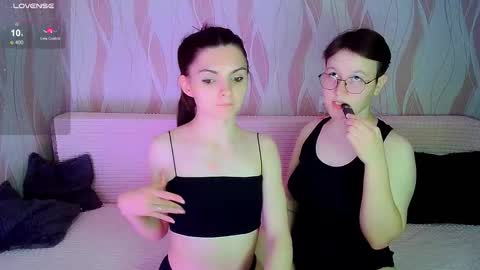 Ana and Tati online show from September 28, 10:30 pm