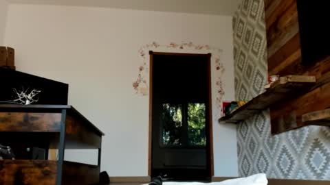 Snapshot of positivevibess chatting on September 23, 1:49 pm positivevibess online show from September 23, 1:49 pm