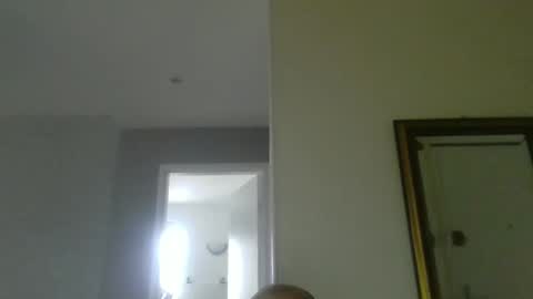 Snapshot of pourquoi_toi chatting on October 20, 3:17 pm pourquoi_toi online show from October 20, 3:17 pm