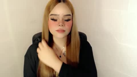 Snapshot of preciousangel69xxx chatting on September 27, 4:10 am MAXXINE online show from September 27, 4:10 am
