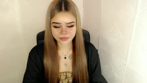 Snapshot of preciousangel69xxx chatting on March 8, 3:28 am MAXXINE online show from March 8, 3:28 am