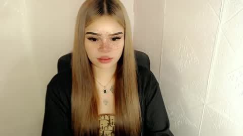 Snapshot of preciousangel69xxx chatting on March 11, 7:03 am MAXXINE online show from March 11, 7:03 am