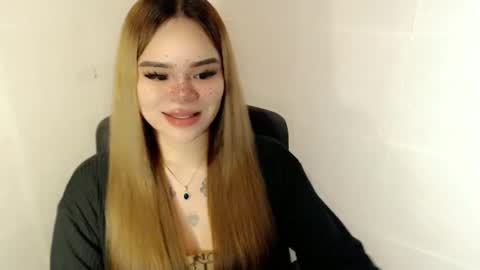 MAXXINE online show from March 22, 11:03 am