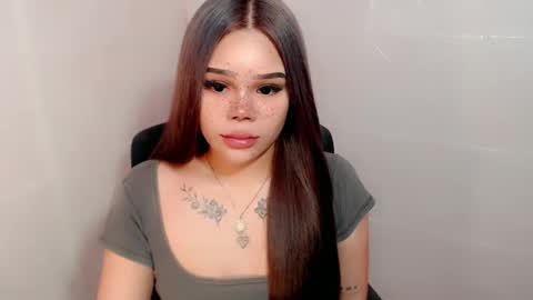 Snapshot of preciousangel69xxx chatting on February 6, 9:28 pm MAXXINE online show from February 6, 9:28 pm