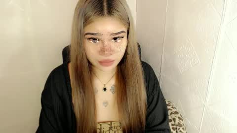 Snapshot of preciousangel69xxx chatting on March 1, 1:00 am MAXXINE online show from March 1, 1:00 am