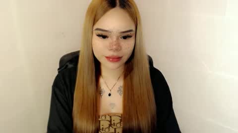 Snapshot of preciousangel69xxx chatting on October 7, 10:44 am MAXXINE online show from October 7, 10:44 am