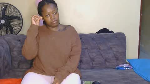 Snapshot of preetycookie chatting on February 22, 2:17 am Lilly online show from February 22, 2:17 am