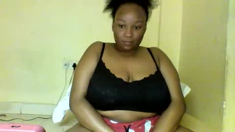 Snapshot of prettie_diva0 chatting on October 17, 3:16 pm Prettie diva online show from October 17, 3:16 pm