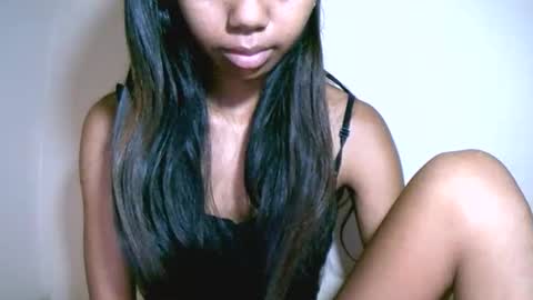 prettiethalia online show from February 25, 11:58 am