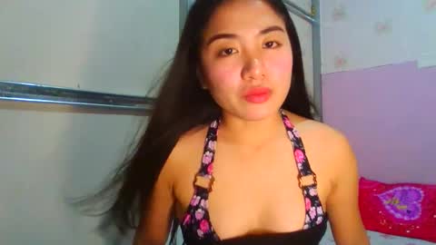 pretty_am online show from April 27, 4:48 pm