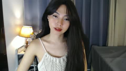Snapshot of pretty_kimxxx chatting on December 13, 1:55 pm Kim online show from December 13, 1:55 pm