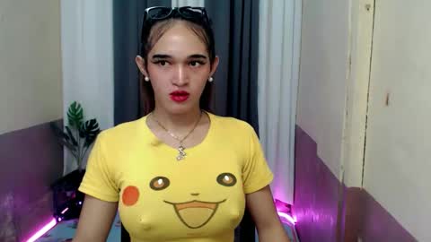 pretty_lady_kitty online show from April 19, 6:21 pm