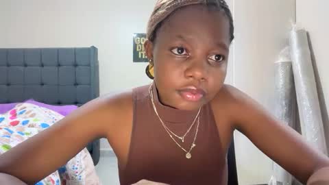 Pretty peaches online show from February 1, 8:06 pm