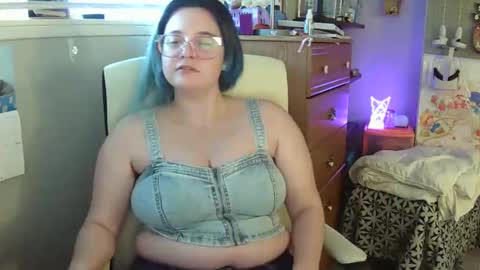 pretty_peachy_baby online show from February 16, 11:58 pm