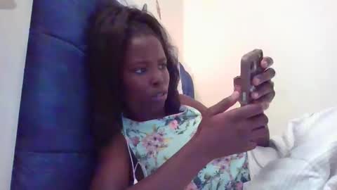 pretty_petite_ebony online show from November 10, 1:58 pm