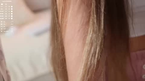 Snapshot of pretty_princess_elina chatting on September 25, 7:26 am Elina online show from September 25, 7:26 am