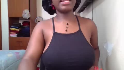 pretty_shila online show from April 6, 5:41 am