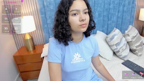 Snapshot of pretty_sunlight_ chatting on October 16, 2:00 am Daisy Flower online show from October 16, 2:00 am