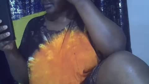 Snapshot of pretty_vall chatting on October 20, 3:22 am pretty_vall online show from October 20, 3:22 am
