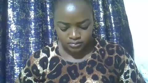 Snapshot of pretty_vall chatting on October 13, 7:27 pm pretty_vall online show from October 13, 7:27 pm