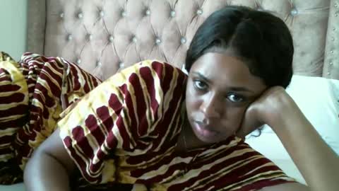 Snapshot of pretty_zii chatting on October 11, 2:11 pm zii online show from October 11, 2:11 pm