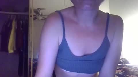 prettybaby0087 online show from May 17, 9:13 pm