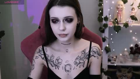 Violet online show from March 2, 10:05 pm