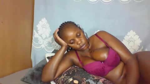 SHANIA online show from September 11, 6:09 pm