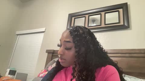 prettyfacefemale online show from March 12, 4:05 am