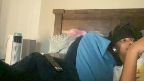 prettyfacefemale online show from April 10, 6:30 am