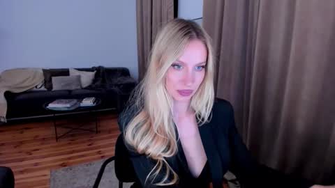 Snapshot of prettyk1ller chatting on October 12, 12:14 am Eva online show from October 12, 12:14 am