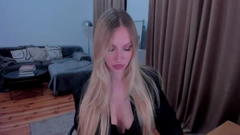 Eva online show from May 4, 11:11 pm