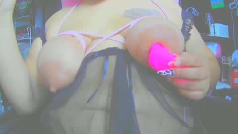 Snapshot of prettykittymami69 chatting on October 10, 2:45 pm prettykittymami69 online show from October 10, 2:45 pm