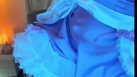 Lilly online show from January 18, 5:49 am